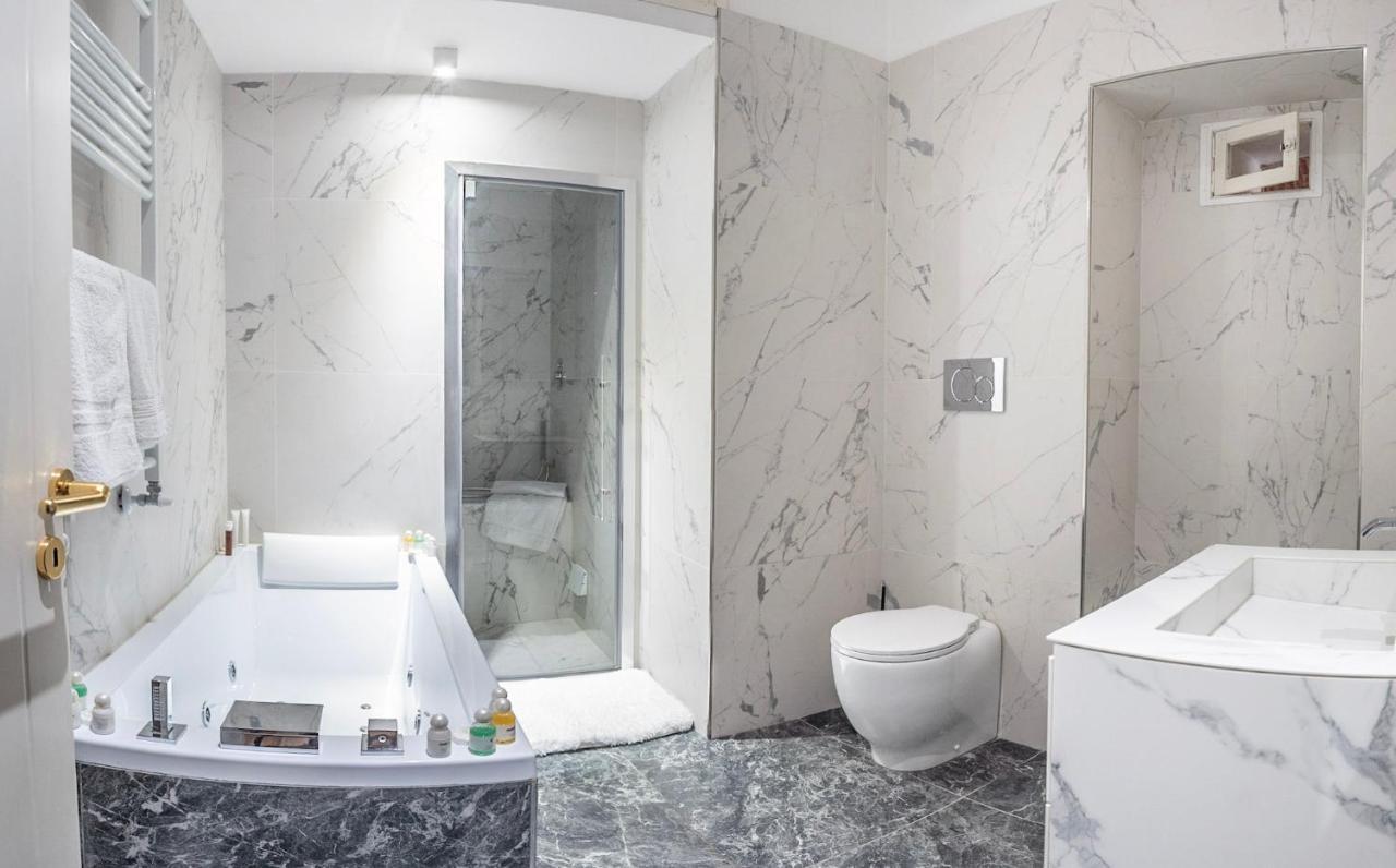Domus Nannini Spa - L' Arco Di Matteotti Сиена Экстерьер фото