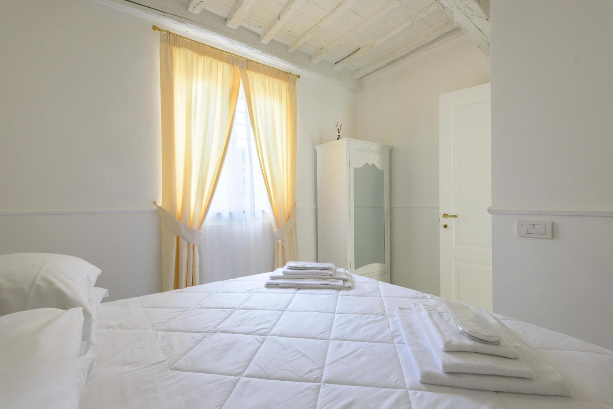 Domus Nannini Spa - L' Arco Di Matteotti Сиена Экстерьер фото